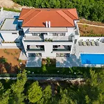 Apartamento Paola & Karla With Pool Krk Town