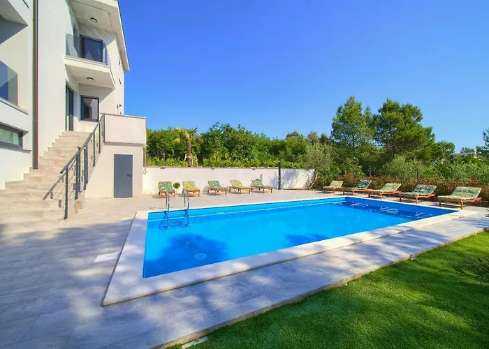 Paola & Karla With Pool Krk Town