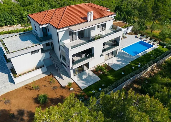 Paola & Karla With Pool