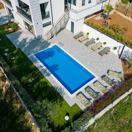 Paola & Karla With Pool Apartment Krk Town