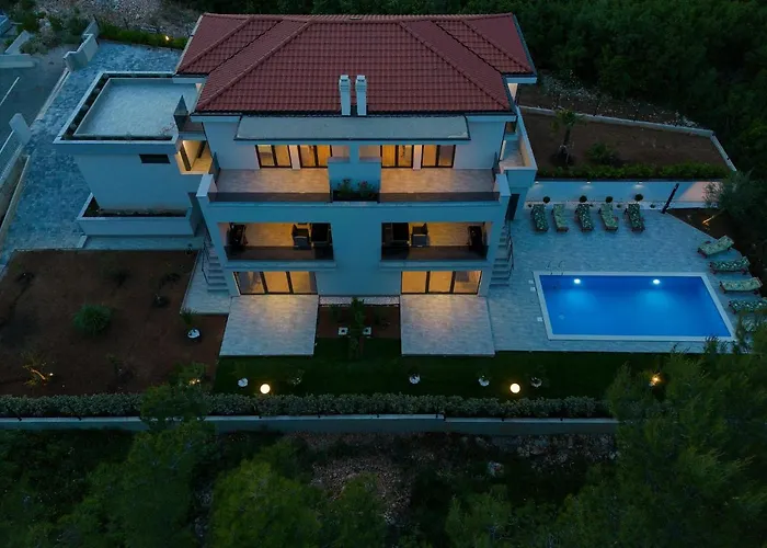 Paola & Karla With Pool