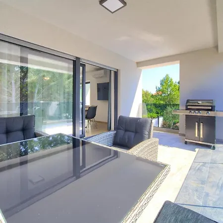 Paola & Karla With Pool * Krk Town