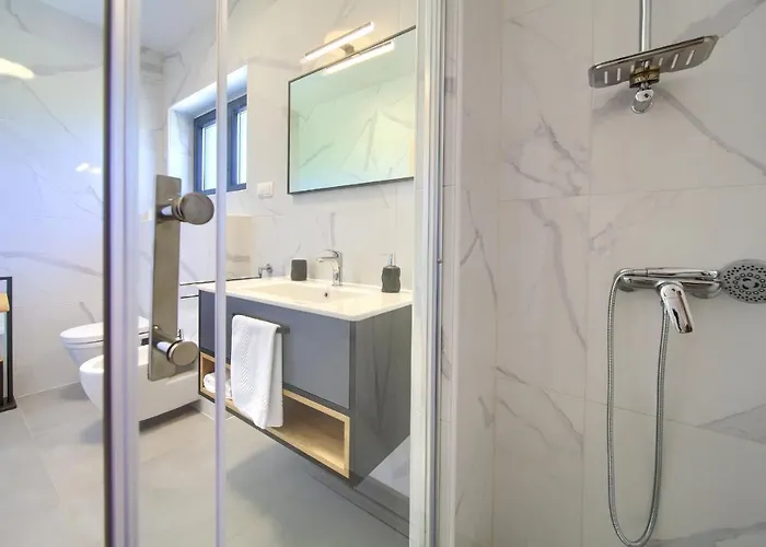 Paola & Karla With Pool